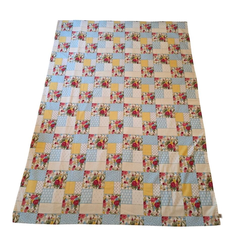 The Pioneer Woman Sweet Rose Patchwork Country Chic 59 X 82 Rectangle Tablecloth